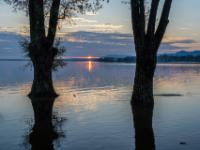 Hochwasser am Chiemsee mit Sonnenaufgang